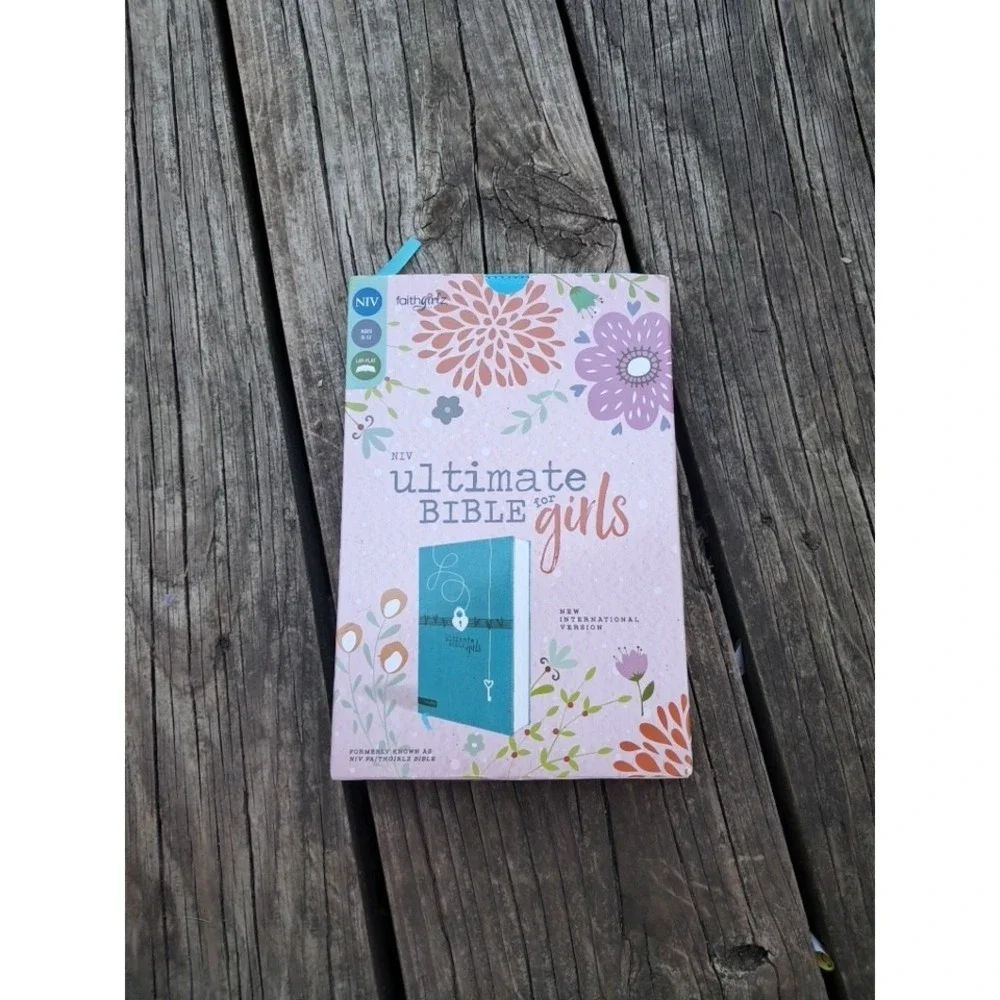 Niv Ultimate Bibles for Girls Faithgirlz Edition J9